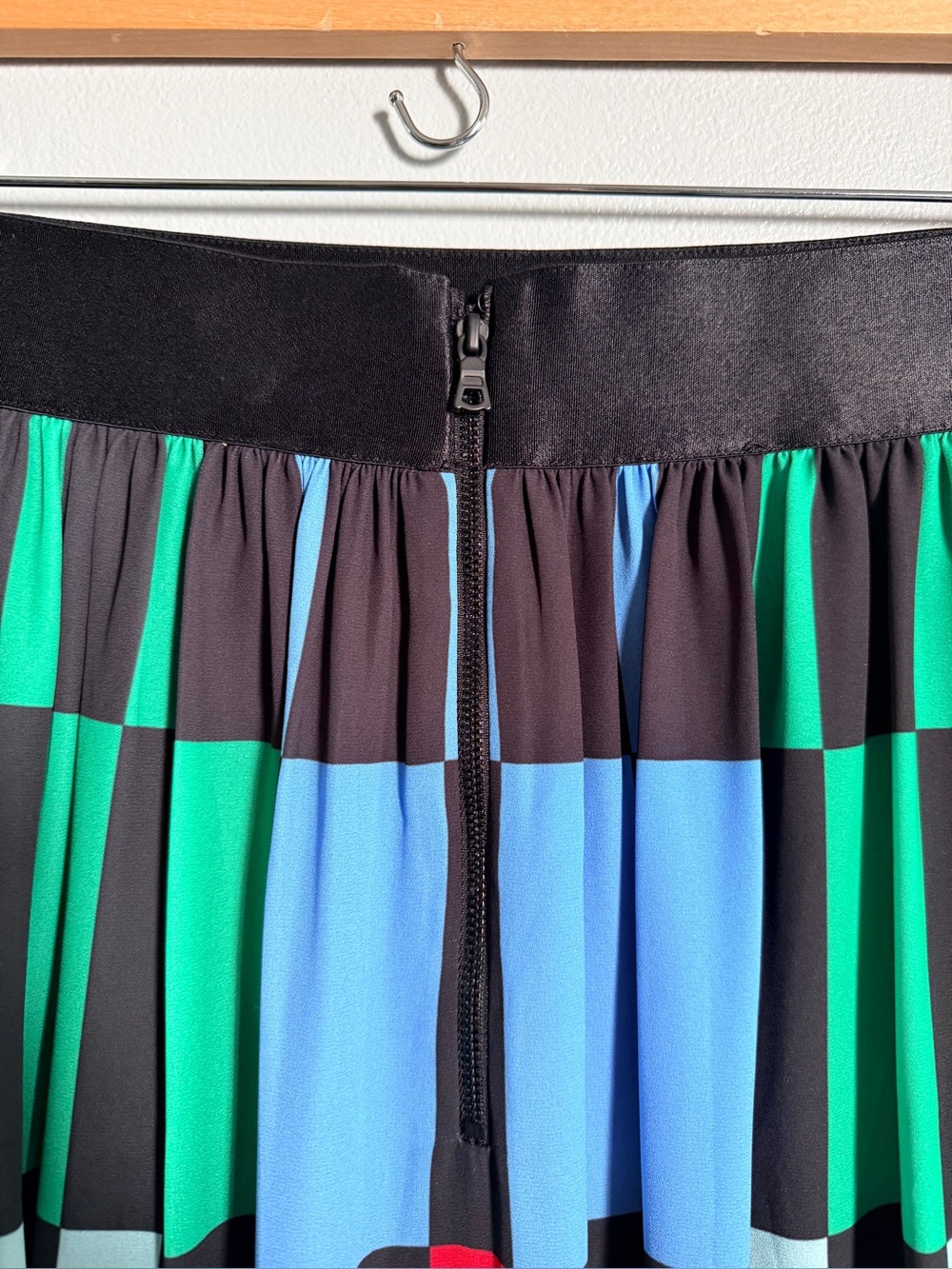 Alice + Olivia Melda Checkered Midi Gathered Skirt Size 10 NWT - Picture 15 of 16